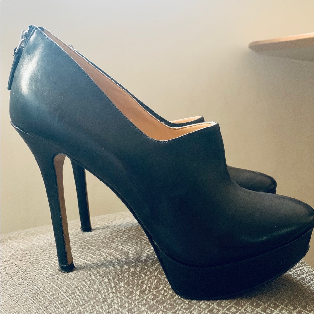 Extravagant and very very comfortable high heel